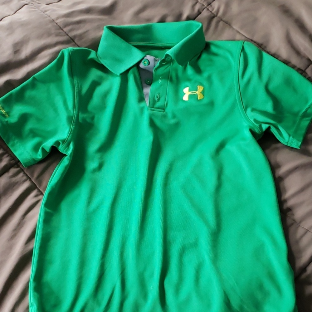 Boys Under Armour golf shirt size medium